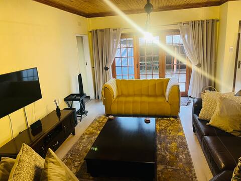 Bakhuto Crib Family Friendly Home