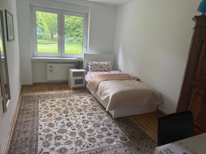 Private Room Close To The Center And Fair - フランクフルト