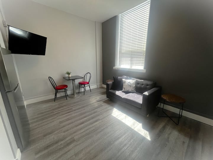 Suite 214 - 1 Bedroom Suite At Riverfront Landing - 薩尼亞市