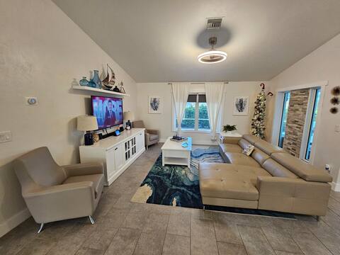 Successful Airbnb property: Marco Goldcoast Getaway in Marco Island