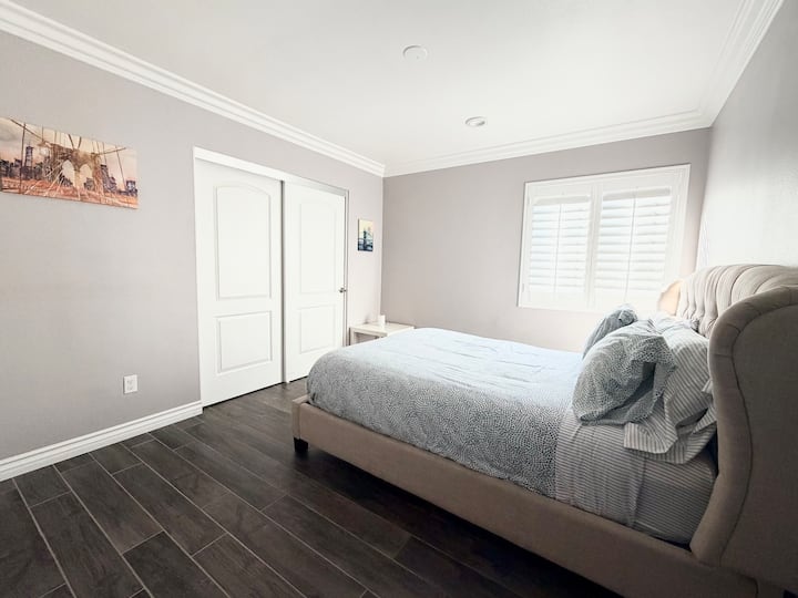 1 tweepersoonsbed met ruime kastruimte