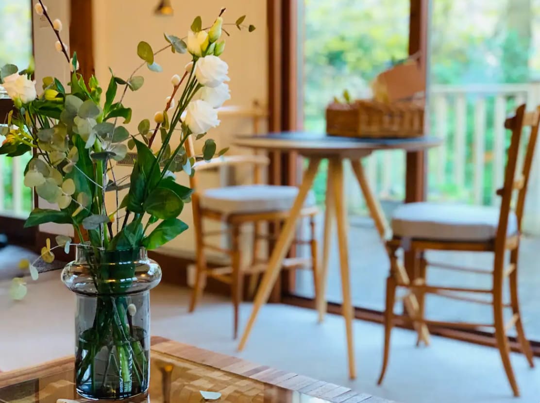 Top Airbnb: Woodland Lodge 7 min walk to tube/station in Three Rivers