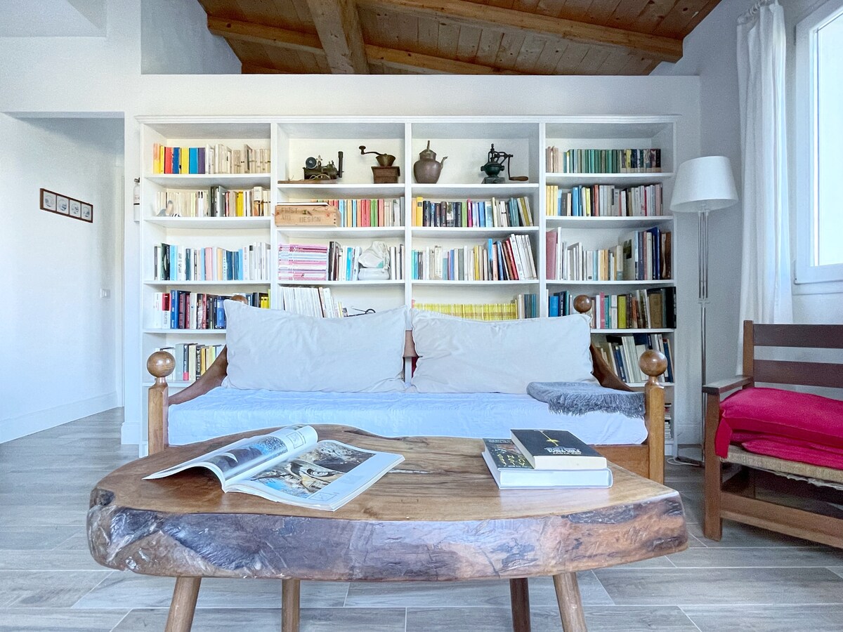 Top Airbnb: Design Cottage, Organic Refuge among Olive Trees and the Sea in Imperia