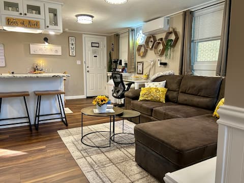 Near Salem! Air Bee-n-Bee Hive