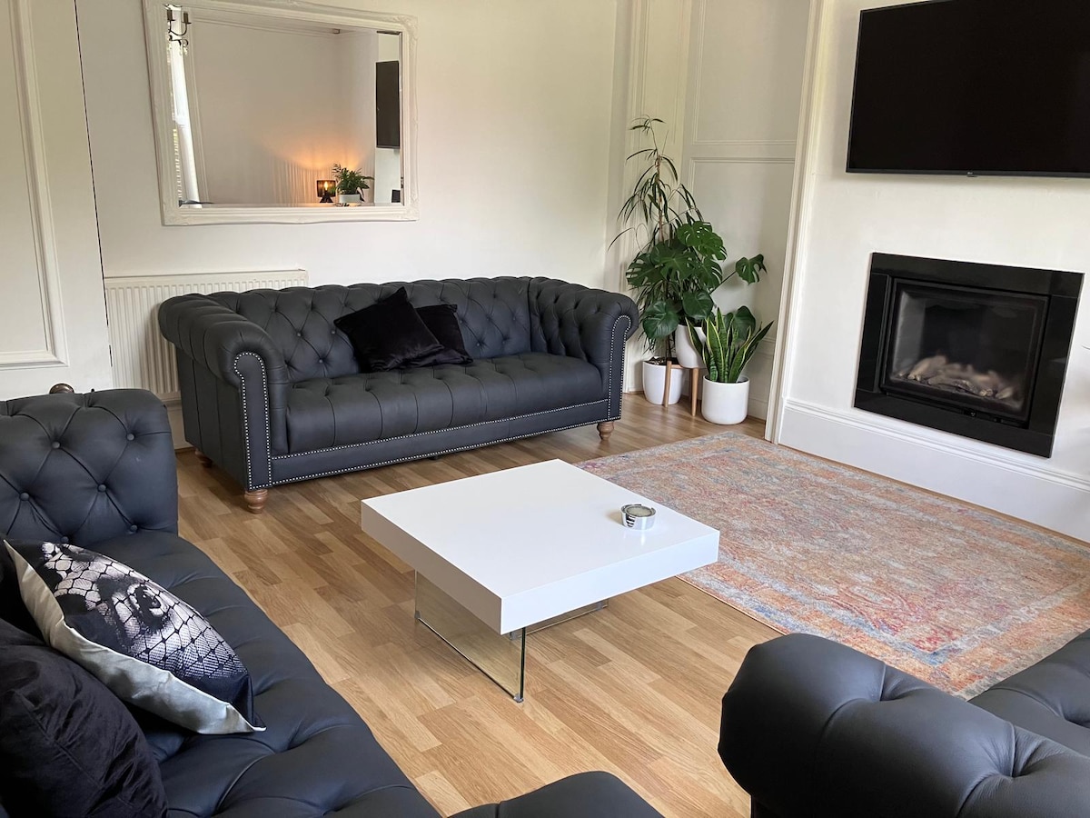 Top Airbnb: Stoneridge Holiday Cottage in Centre of Buxton in King Sterndale