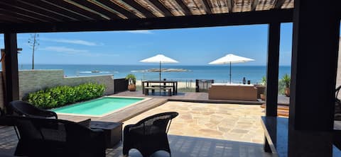 Sunset House - Beachfront with pool - Saquarema