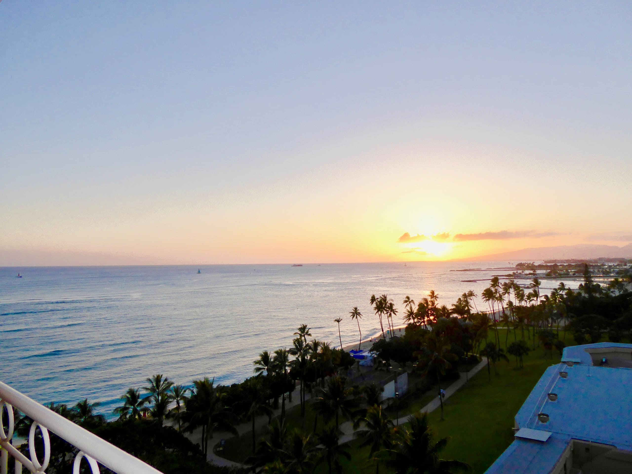 Condo in Honolulu · ★4.93 · Studio · 1 bed · No bathroom - Image 2