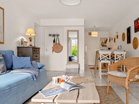 Top performing Airbnb: Ste Marine town centre, terrace, WiFi in Combrit
