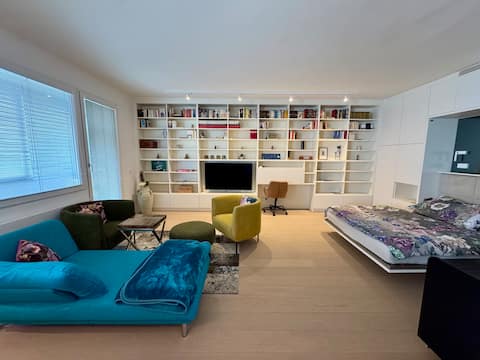 Erfolgreiche Airbnb-Immobilie: Fantastic designer studio with balcony and loggia in Döbling