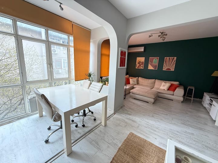 Pet Friendly Home Office On Bagdat Ave W/ Carpark - Istanbul