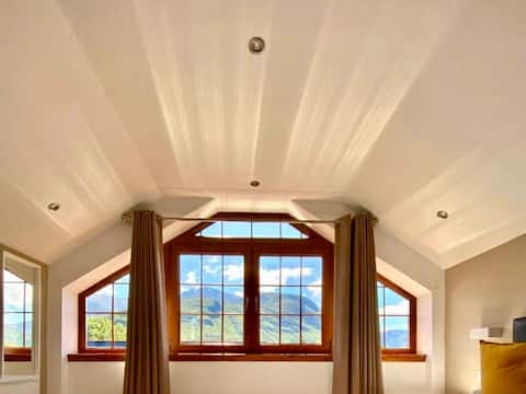 Modern Luxury Apt • Ben Nevis Views • Sleeps 4