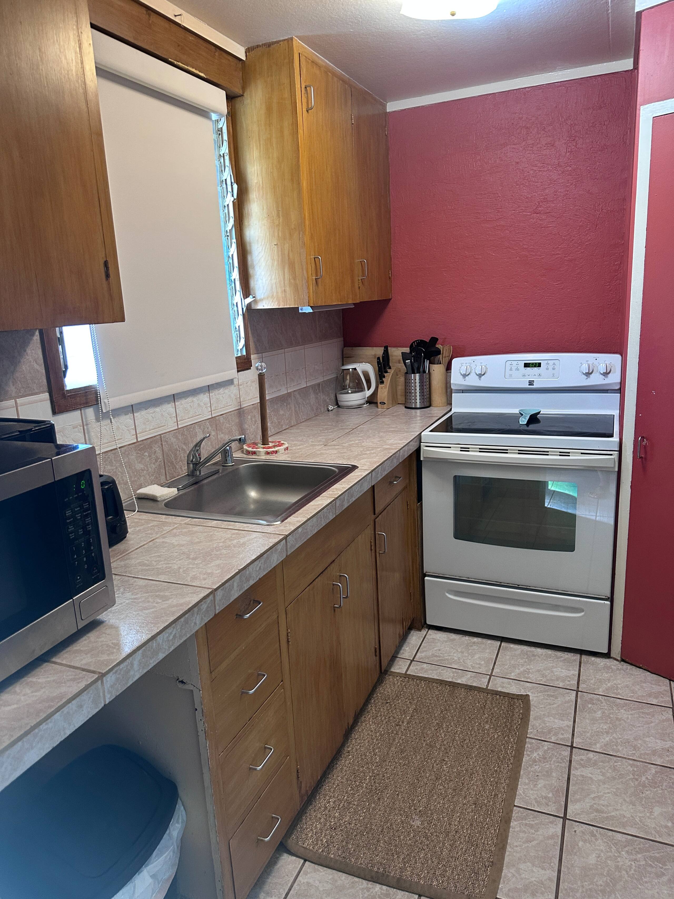 Condo in Lahaina · ★4.68 · 2 bedrooms · 2 beds · 1 bath - Image 10