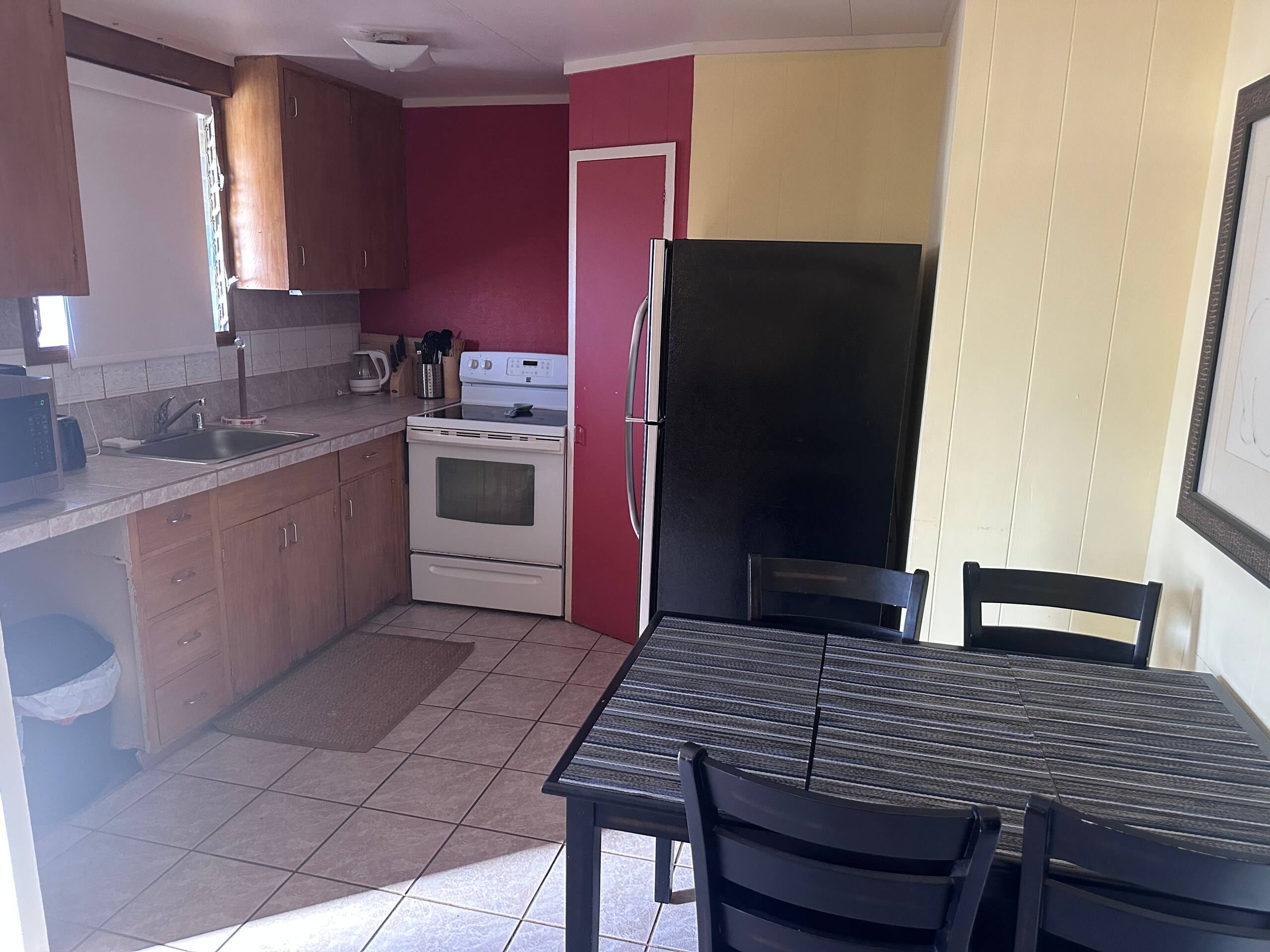 Condo in Lahaina · ★4.68 · 2 bedrooms · 2 beds · 1 bath - Image 1