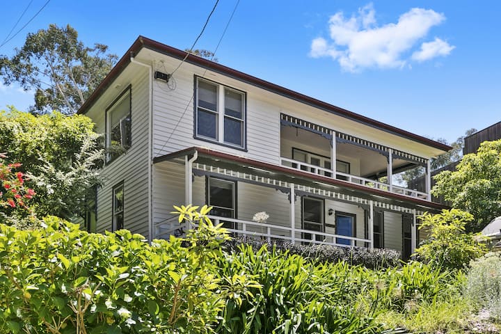 Large Home, Pet Friendly, Short Walk To The Beach! - Lorne