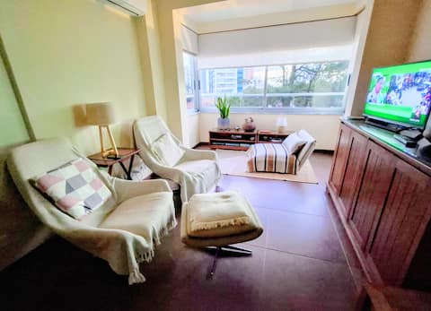 Top performing Airbnb: Very well equipped + maid (basement under construction 2026) in Punta Del Este