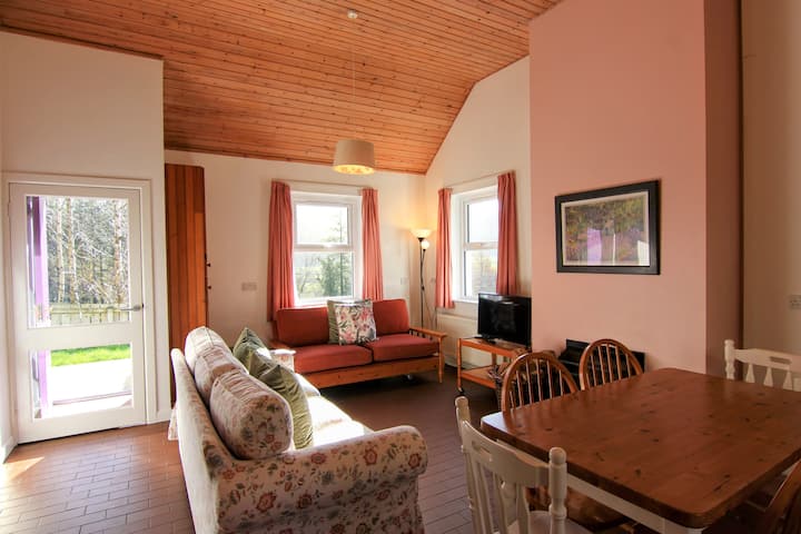 Cnoc Sí, 3 Bedroom Cottage With Secure Garden - County Down