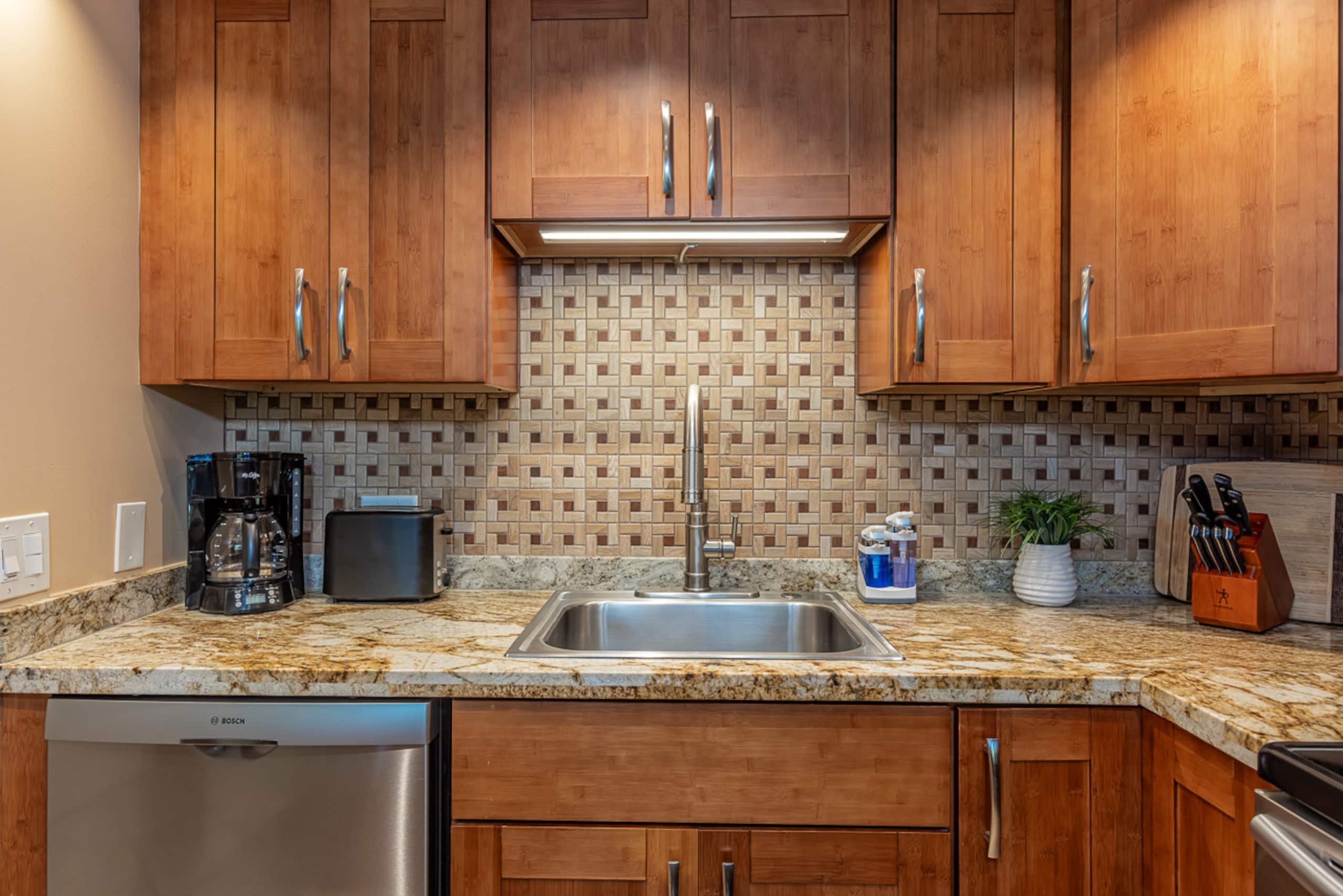 Condo in Kihei · ★4.91 · 1 bedroom · 2 beds · 2 shared baths - Image 13