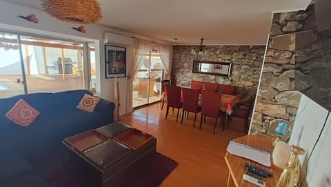 Spacious 5-Bedroom House • 12 Beds • 14 People