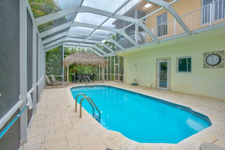 Big Kahuna  An Expansive And Inviting 5-bedroom, 4-bathroom Single-family Haven That Encapsulates The Essence Of Florida Keys Living - Marathon, FL
