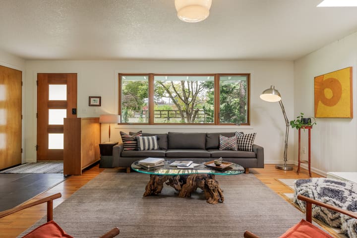 Quiet Modern Getaway W Deck + Bbq Near Sellwood - Portland, OR