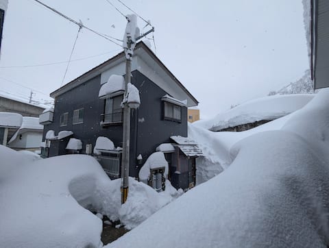 Gala 2 minute drive
Entire House
FREE Parking