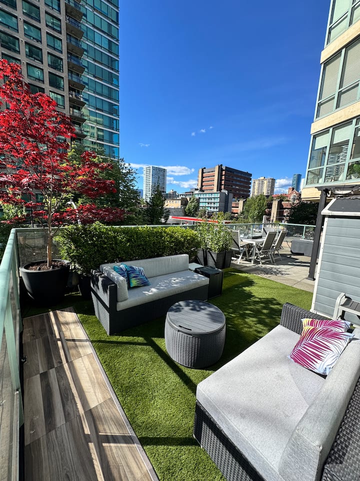 Outdoor Oasis 2bed/2bath In The Heart Of Downtown! - Vancouver
