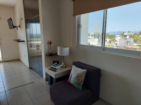 Top performing Airbnb: Nice apartment 1 block from the boardwalk. in La Paz
