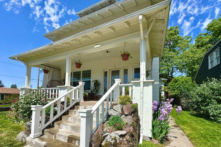 The Belmont Birdhouse – A Clean & Quiet Escape