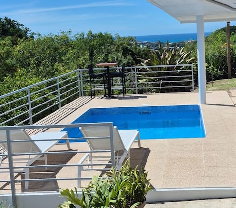 Cliff Edge Luxury Apartment with Private Pool