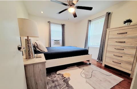 5•Star CapeCodStyle House with Bedroom on the Main