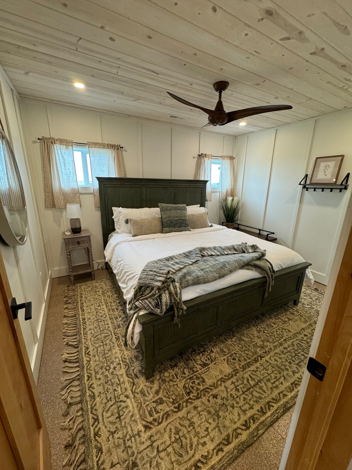 加大双人床卧室 