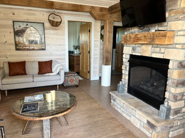 2a2j Barn Getaway/ Beautiful Pool And Sauna - Ohio