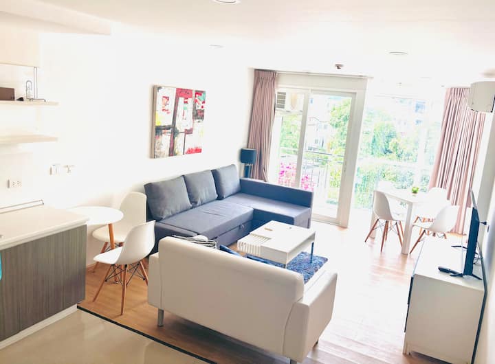 Kata Karon Pool Condo, 62m2, Sleeps Family 6. - Thailand