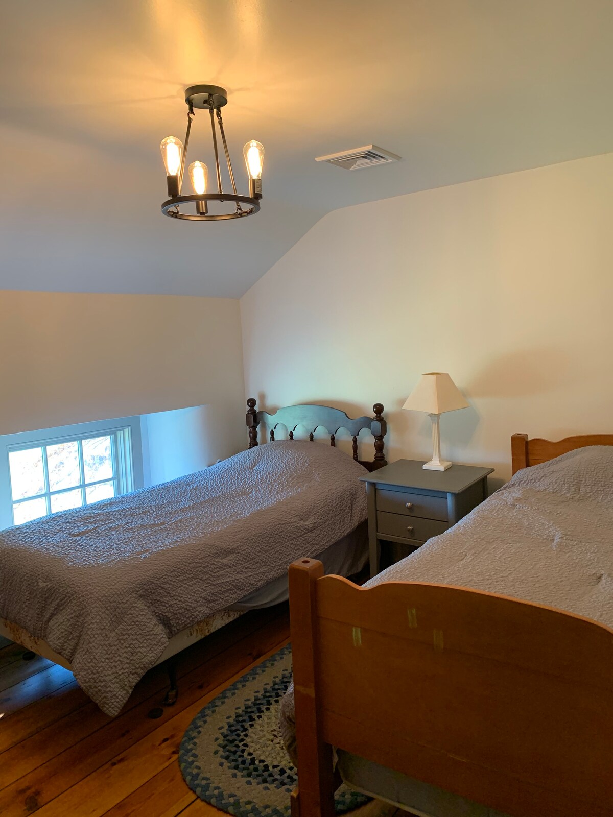 غرفة النوم رقم5 :سريران متماثلان