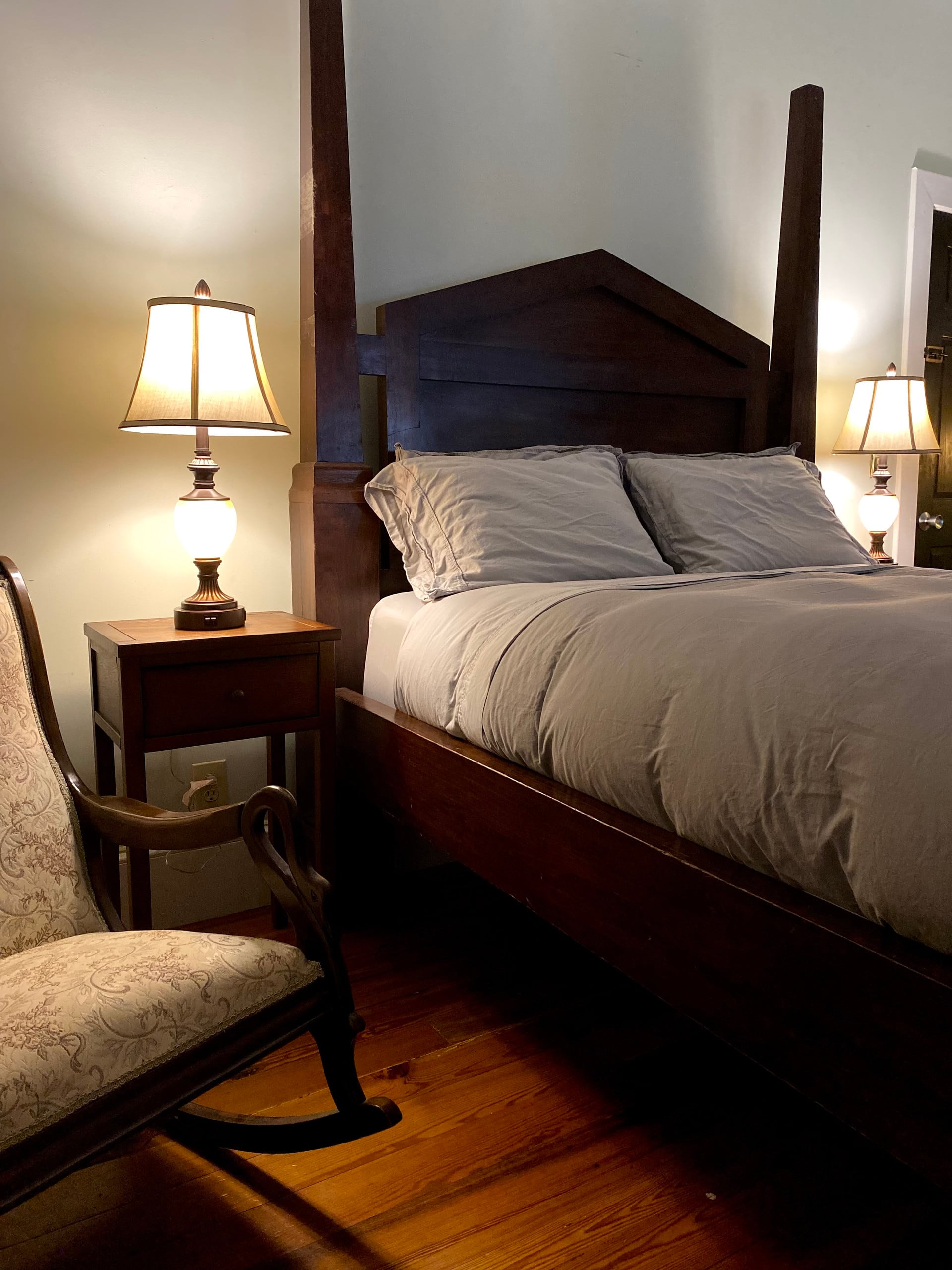 The Castle Room Suite -Private Entrance -3M to UGA