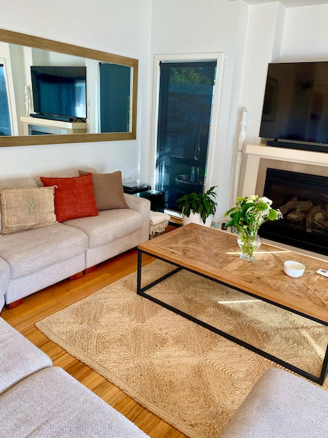 Top performing Airbnb: Royal Mornington Beach House! in Mornington
