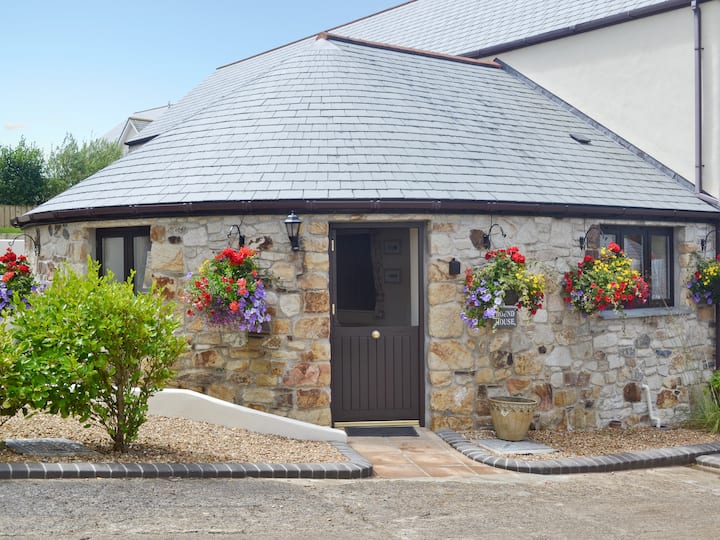 Roundhouse - 25934 - Perranporth