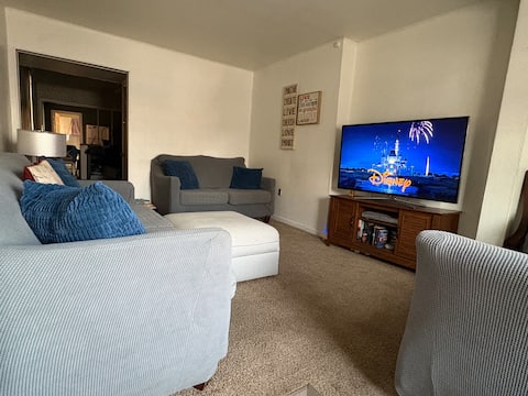 Top performing Airbnb: Comfy near downtown, stadium, convention ctr in Franklinton