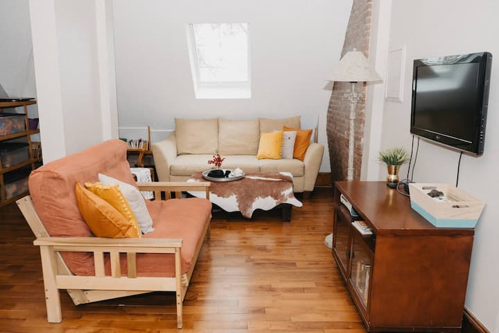 Historic, Private, Unique 2 Bdrm In Mt Hope House - Rochester, NY