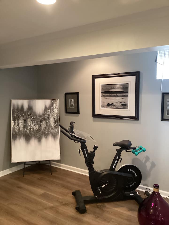 Private Full Basement In A Single Family Home - Oxon Hill, MD