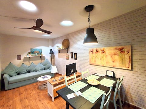 Top performing Airbnb: Apart. old town Free private parking. in Logroño