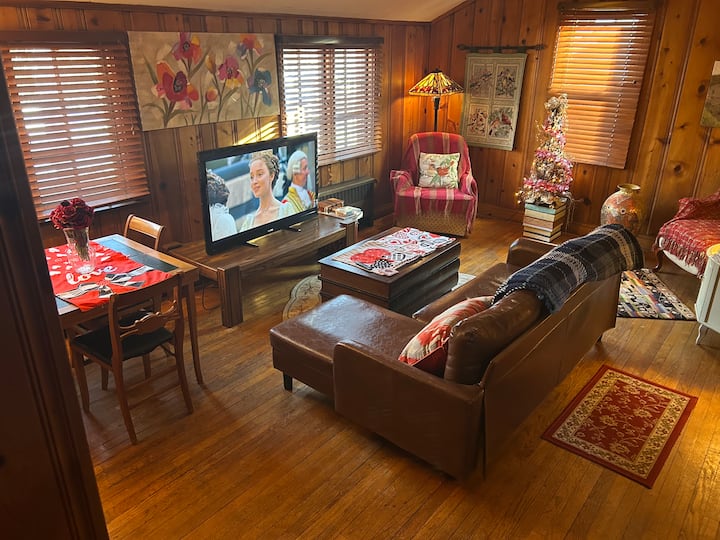 Woodland Oasis Cabin Apartment - Youngstown, OH