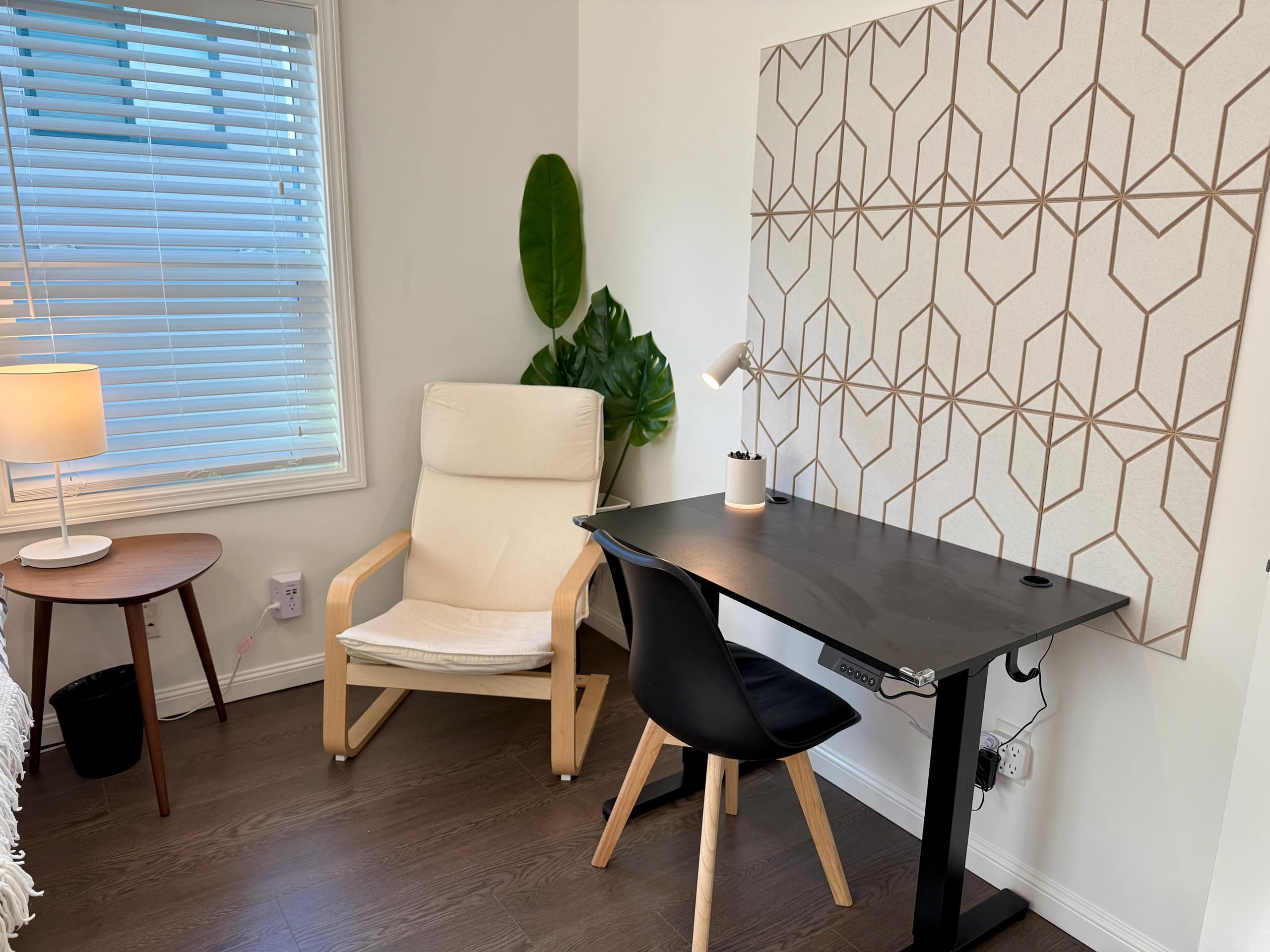 Home in South San Francisco · ★4.92 · 2 bedrooms · 2 beds · 1 private bath - Image 14