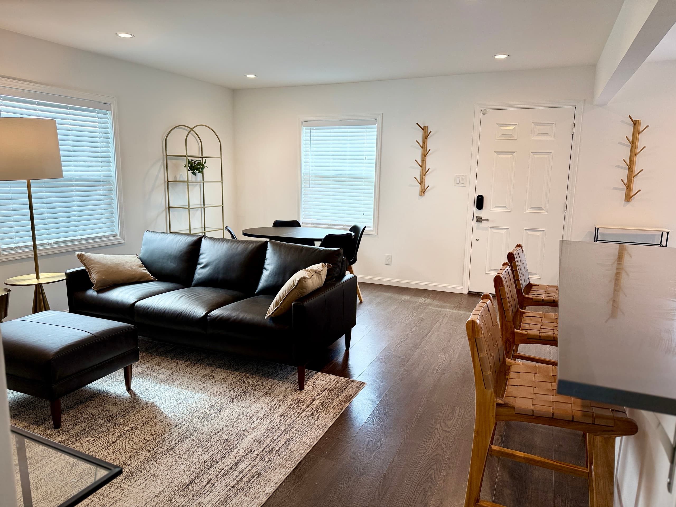 Home in South San Francisco · ★4.92 · 2 bedrooms · 2 beds · 1 private bath - Image 4