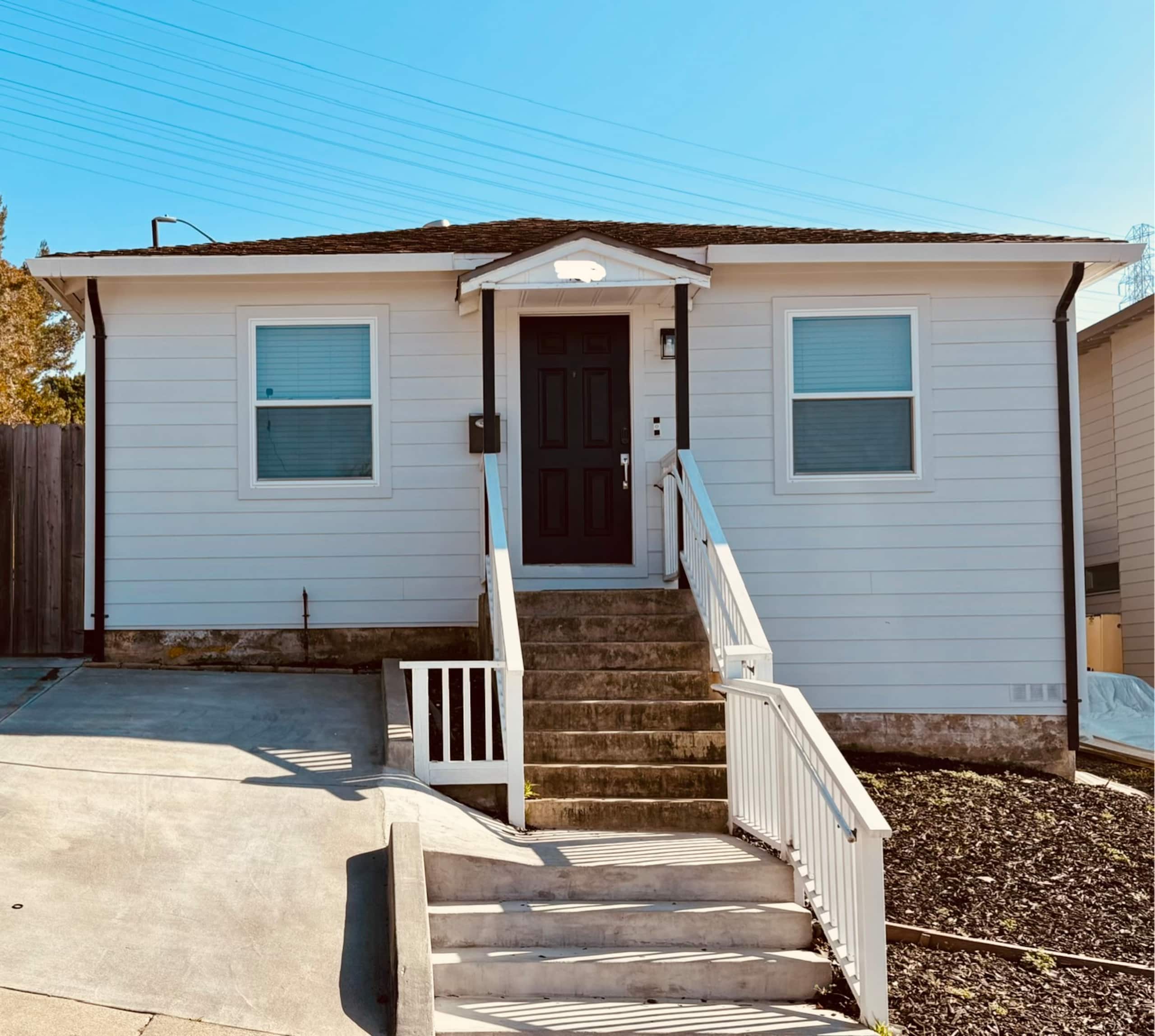 Home in South San Francisco · ★4.92 · 2 bedrooms · 2 beds · 1 private bath - Image 30