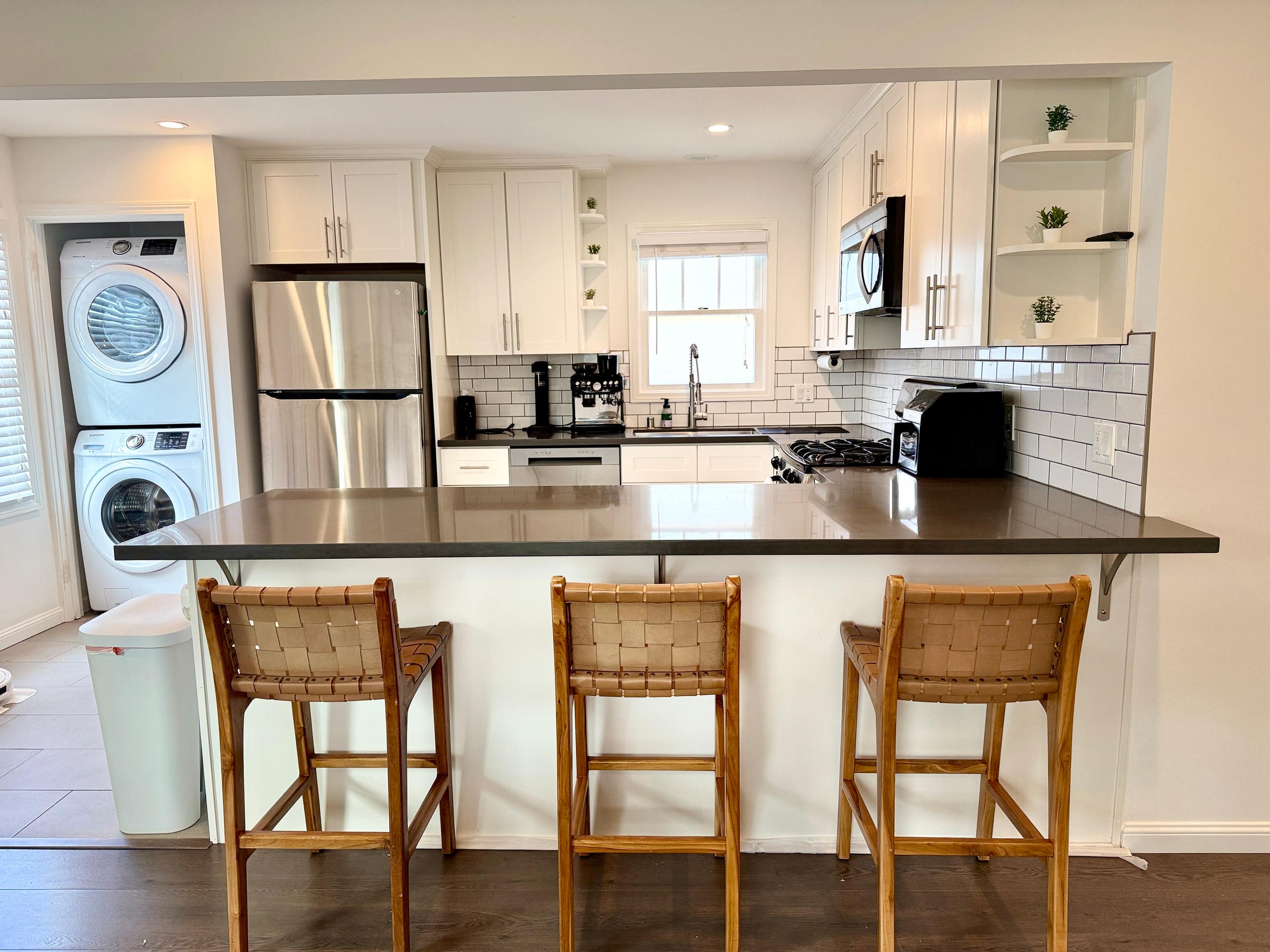 Home in South San Francisco · ★4.92 · 2 bedrooms · 2 beds · 1 private bath - Image 7