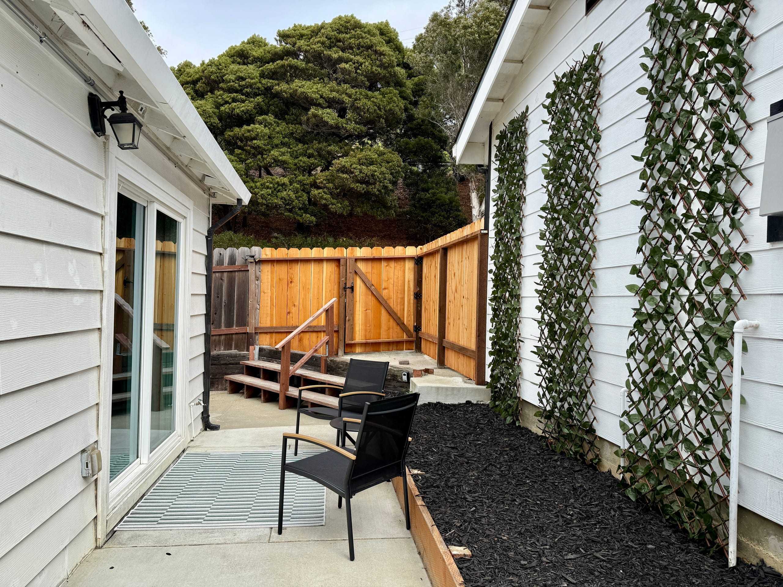 Home in South San Francisco · ★4.92 · 2 bedrooms · 2 beds · 1 private bath - Image 29