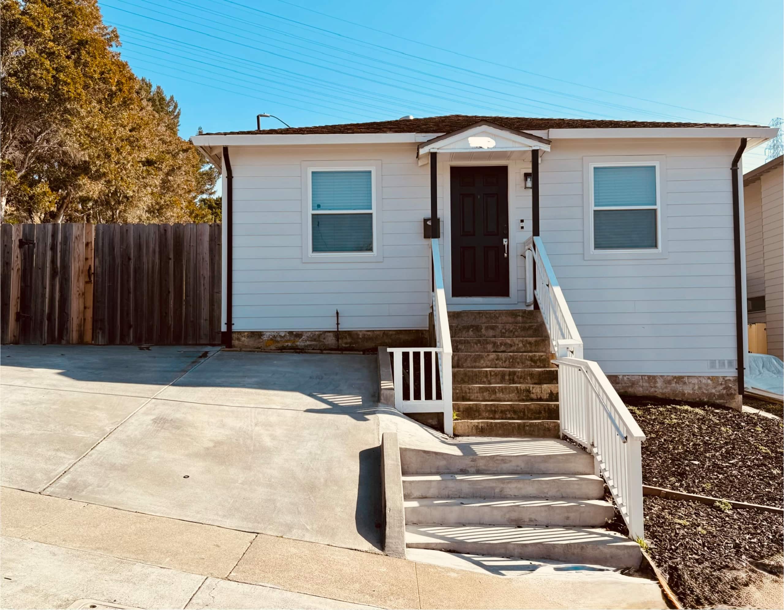 Home in South San Francisco · ★4.92 · 2 bedrooms · 2 beds · 1 private bath - Image 31