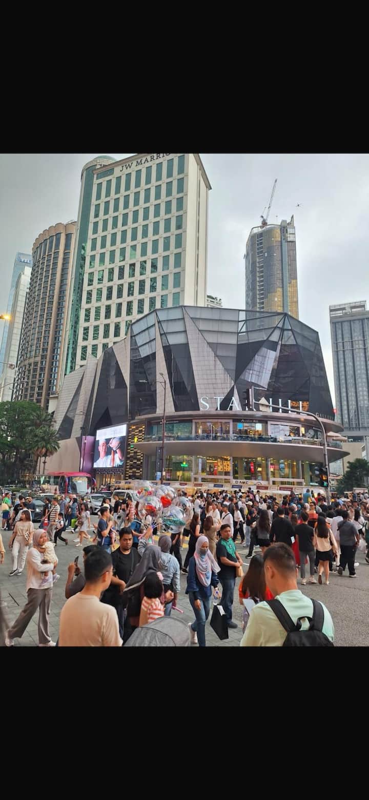 Fahrenheit88 Suites, Party Groups In Heart Of Kl. - Kuala Lumpur