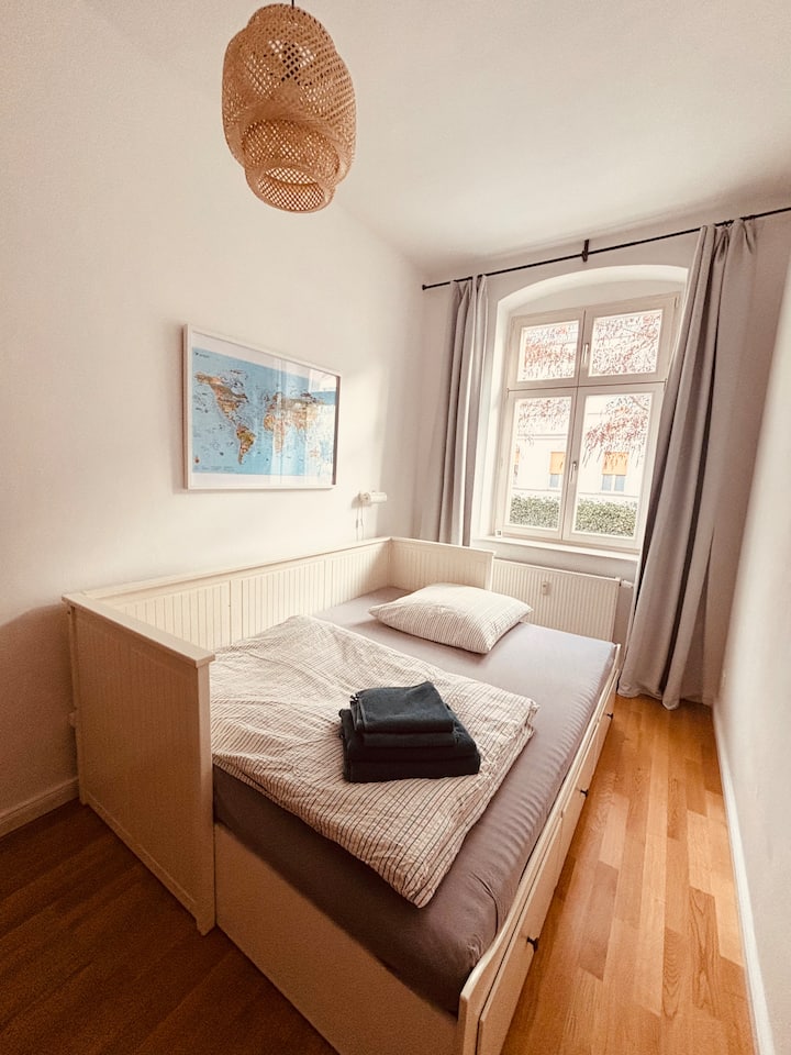 Druhá spálňa s manželskou posteľou (1,60m x 2,00 m), rozkladacia 